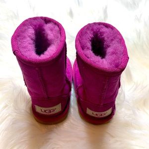 Toddler Ugg Boots. Size 7. Rock Rose Color. EUC